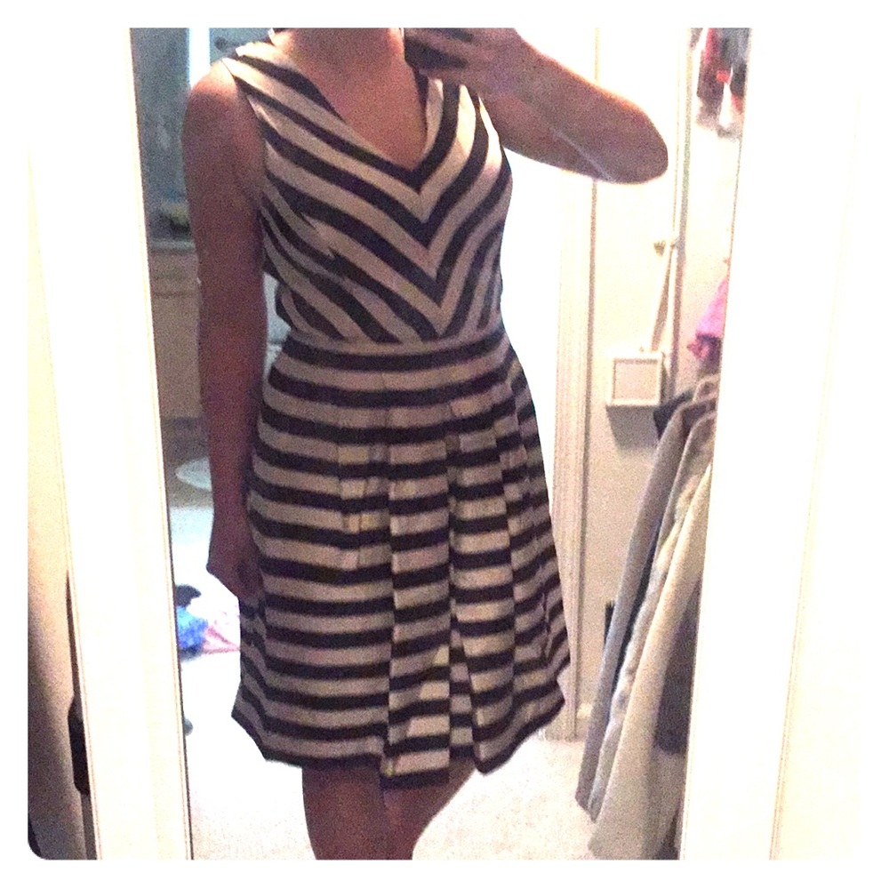 Banana Republic black and ivory dress